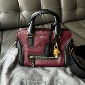 Alexander McQueen Skull Padlock Bag (small/mini) in Maroon and Black Leather